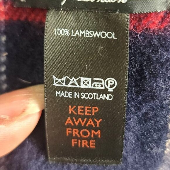 Harrods Of London Lambswool Plaid Scarf Dark Blue/Red 100% Wool Fringed Edges 68 - Picture 7 of 7
